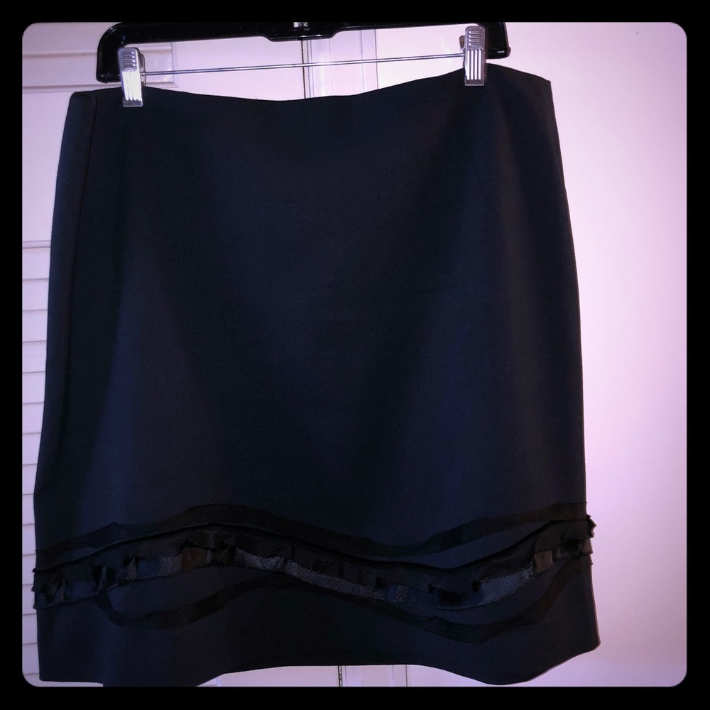 T Tahari size 16 navy pencil skirt w/ black detail